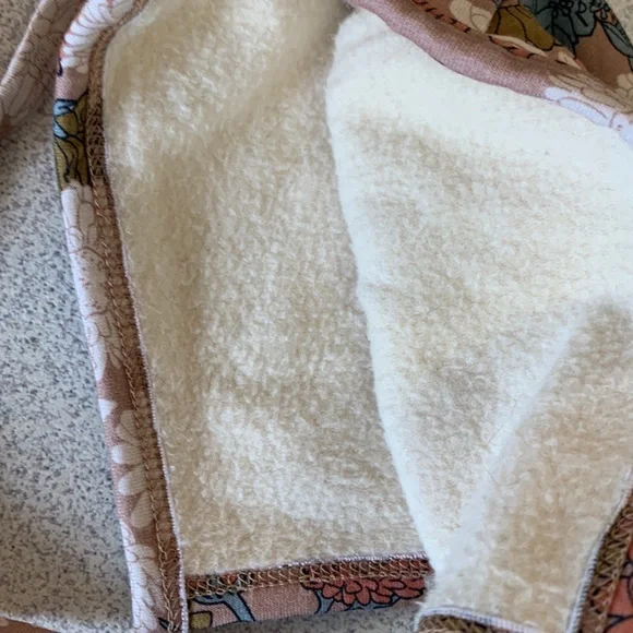 Little and Lively fleece lined baby hat - Picture 4 of 4